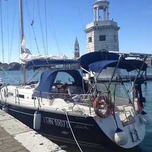 Luxury House Boat Bateau-hôtel